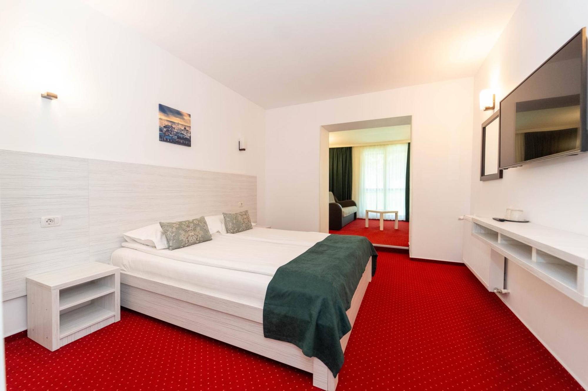Hotel Cirus 프레데알 외부 사진