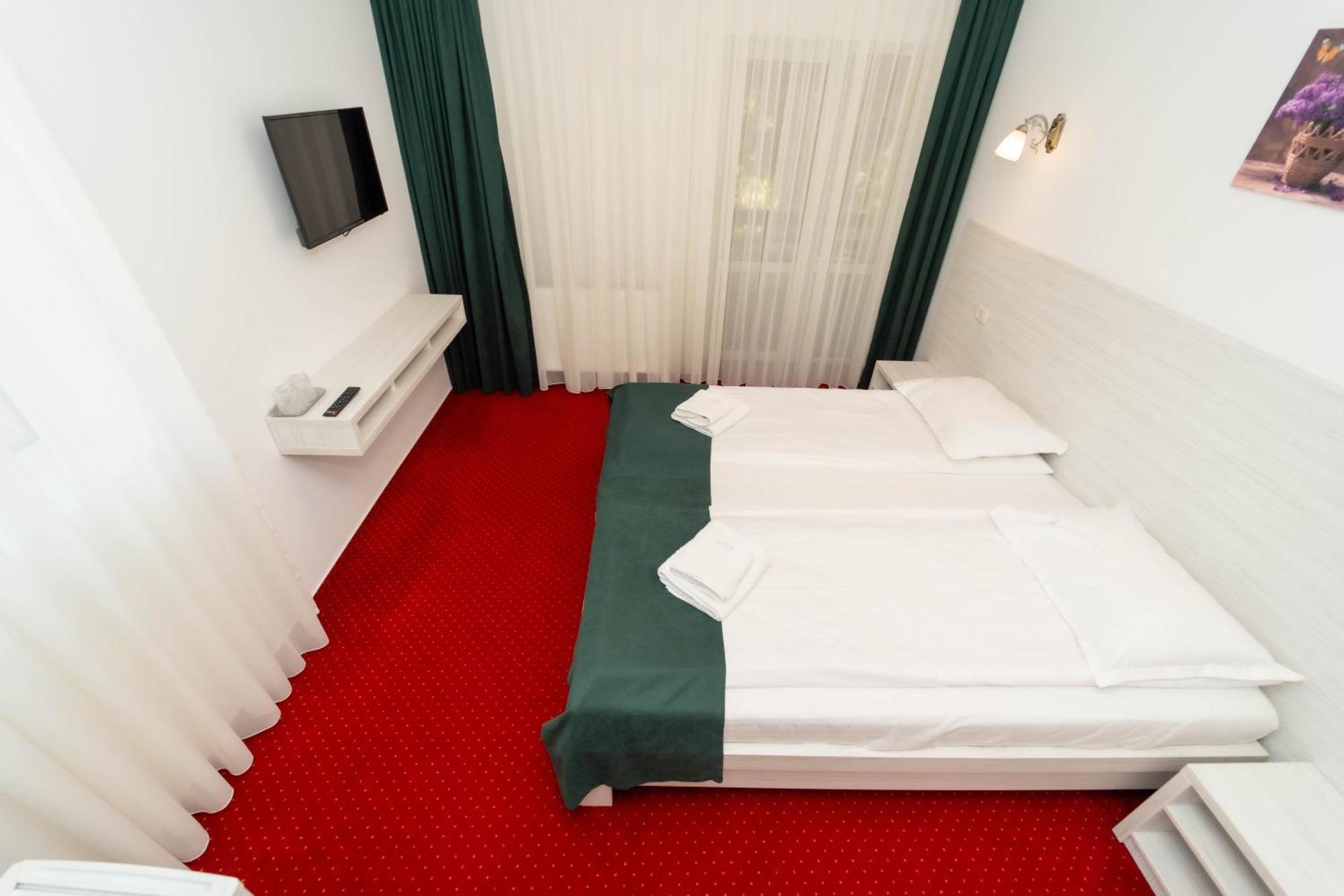 Hotel Cirus 프레데알 외부 사진