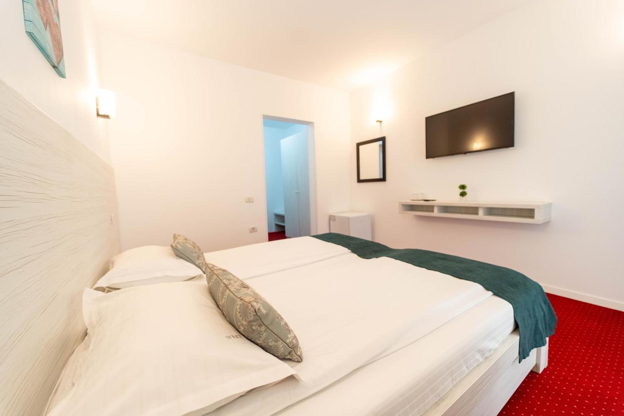 Hotel Cirus 프레데알 외부 사진
